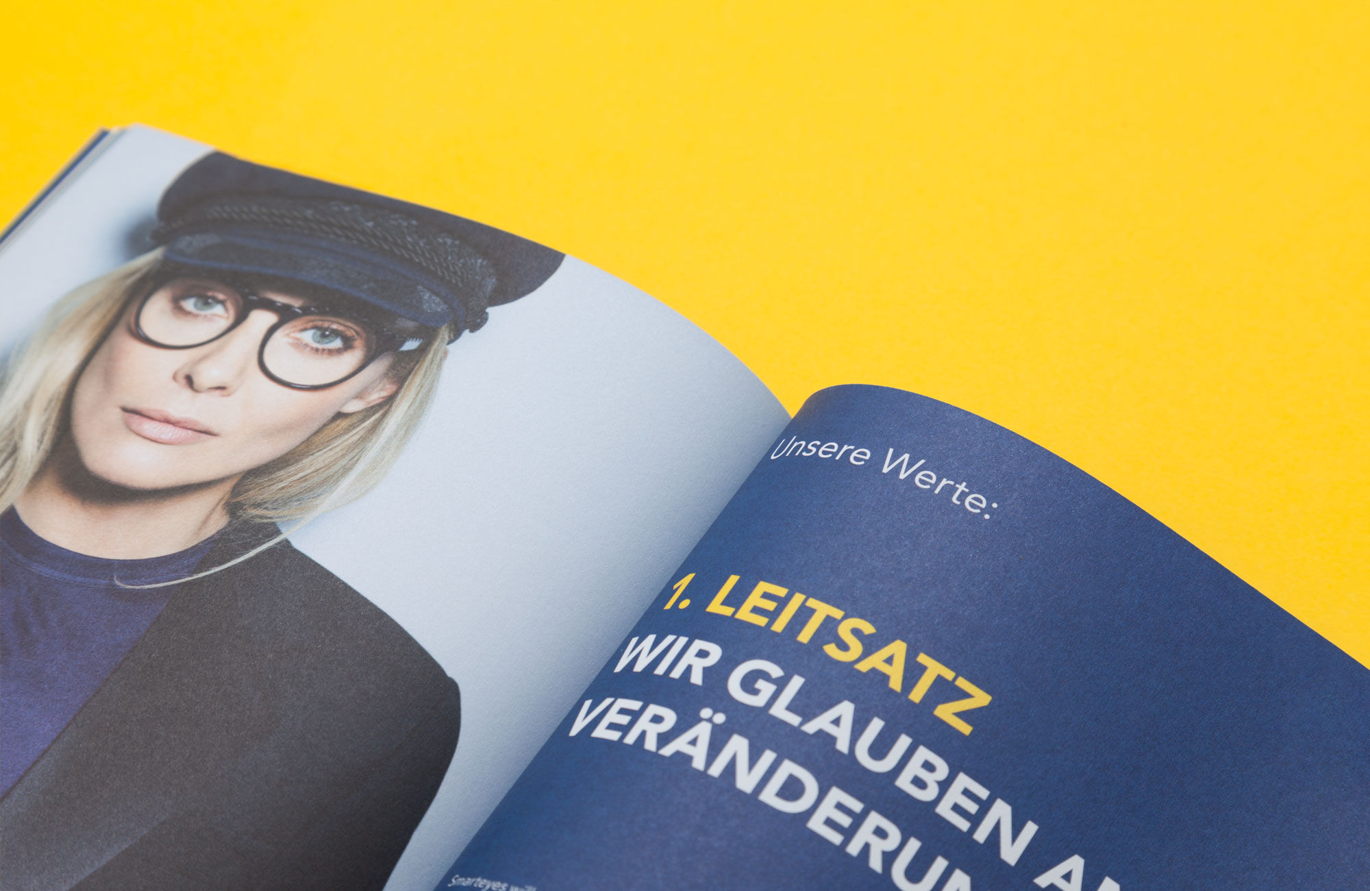 75a Büro für Gestaltung aus Stuttgart hat das neue Corporate Design Brandbook für den schwedischen Brillenhersteller smarteyes entworfen