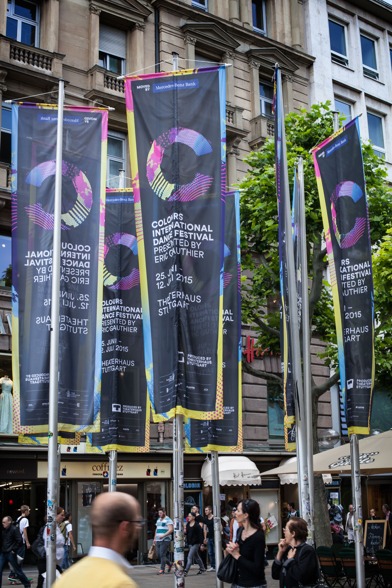 75a aus Stuttgart entwickelt die Außenwerbung des Colours International Dance Festival 2015 presented by Eric Gauthier