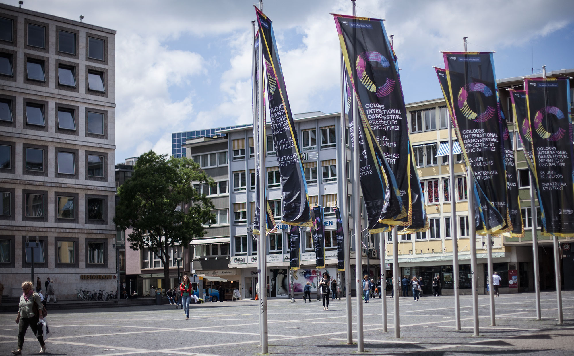 75a aus Stuttgart entwickelt die Außenwerbung des Colours International Dance Festival 2015 presented by Eric Gauthier