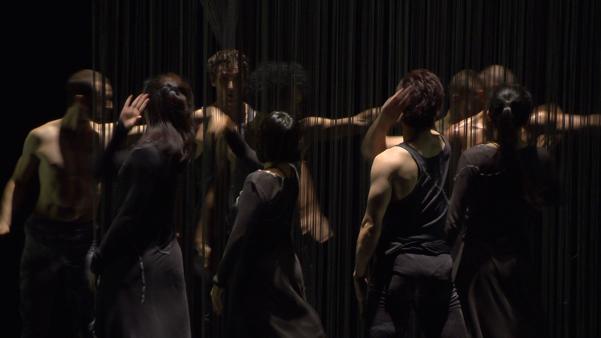 75a aus Stuttgart schneidet den Company-Trailer für das Colours International Dance Festival 2015 presented by Eric Gauthier